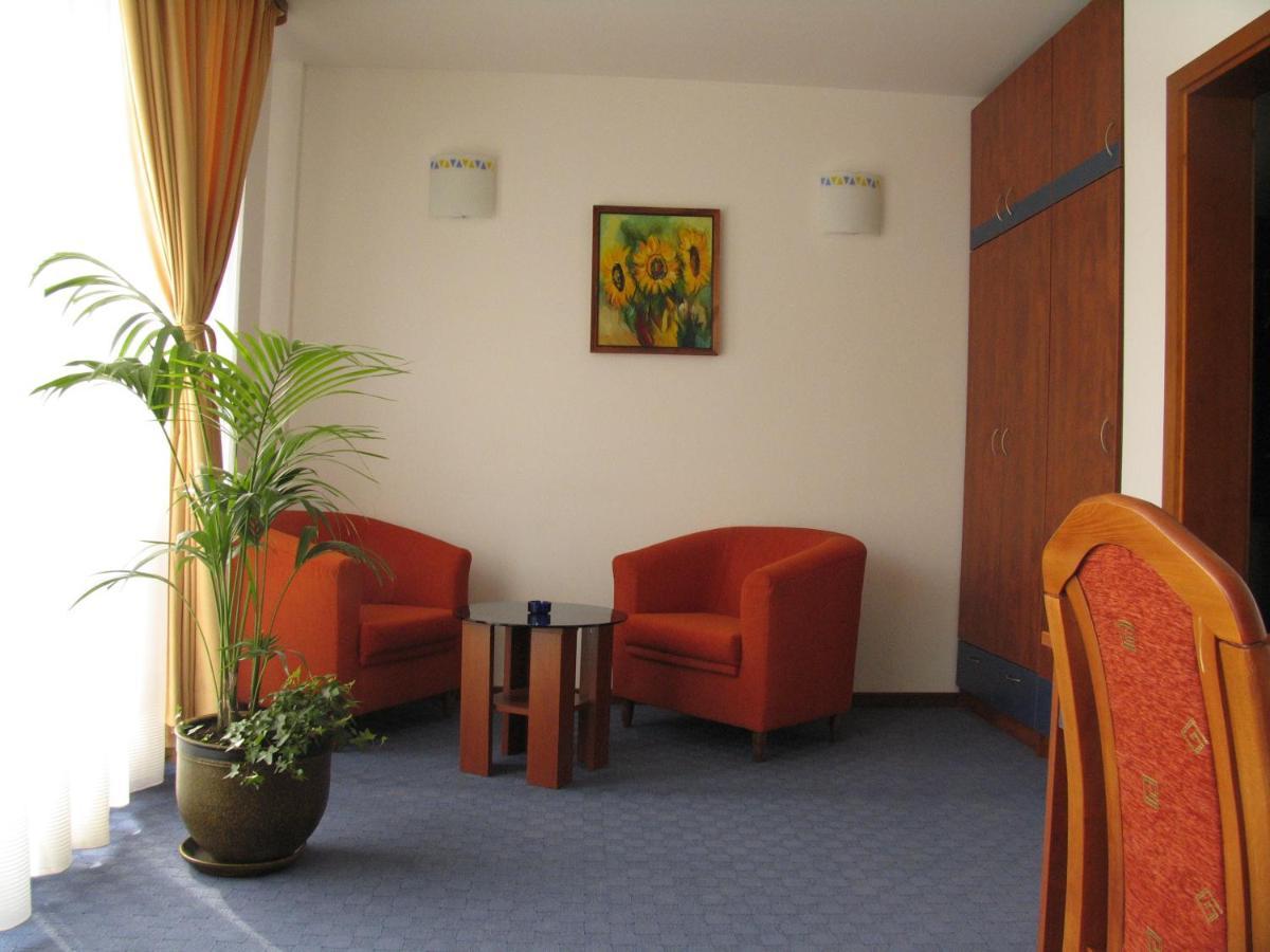 Hotel Latinka 3*