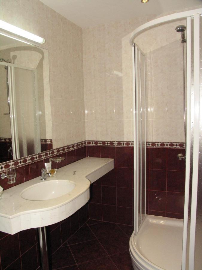 Hotel Latinka 3*