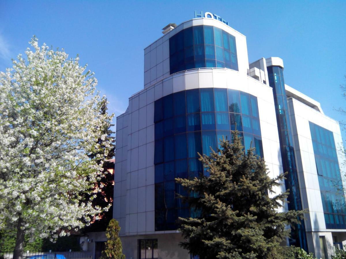 Hotel Latinka 3*